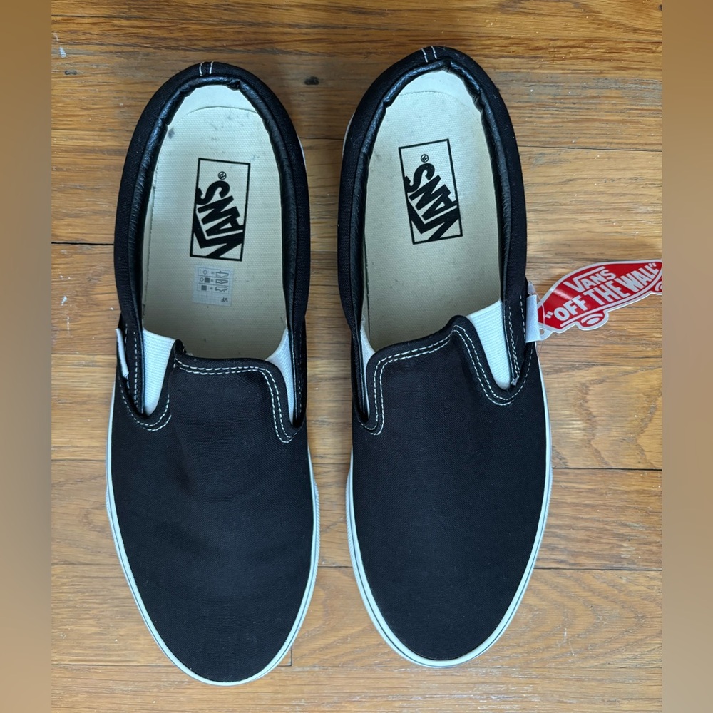 Black Men’s Vans size 10.5 new with tags